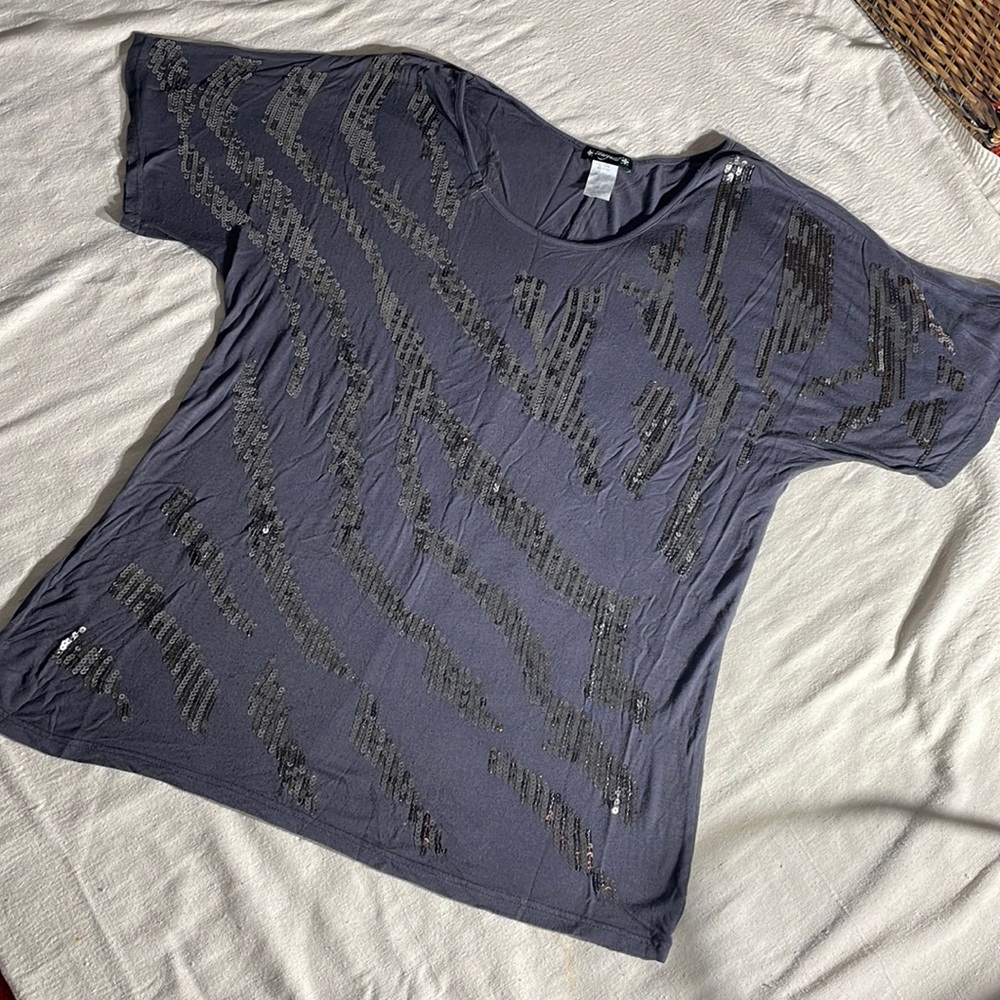 Stargazer charcoal gray T-shirt w/ sequins on front  size 1XL